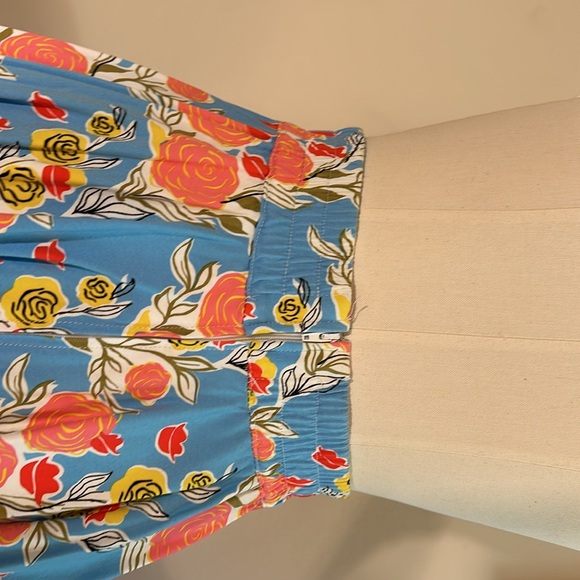 Mary Blair lips and roses circle skirt - Picture 5 of 7